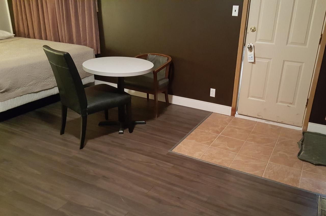 Centennial Motel Kindersley Екстер'єр фото
